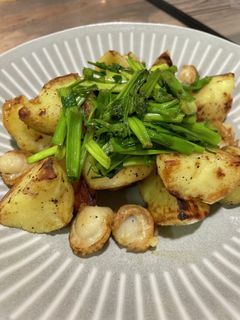 セリ香るじゃがいもとホタテのバター炒め-レシピのメイン写真
