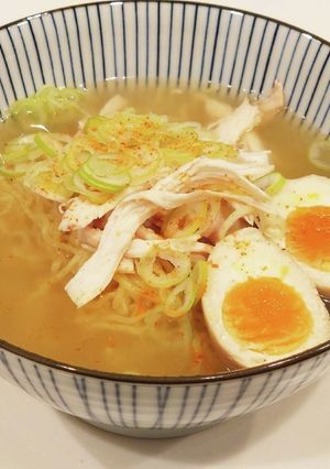 ロティサリーチキンの骨de鶏塩らーめん-レシピのメイン写真