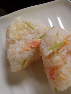 鮭とみつばのおにぎり(^^♪-レシピのメイン写真
