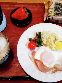 朝ごはん 献立 ベーコンエッグ-レシピのメイン写真