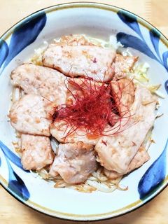 豚ロース肉とキャベツにモヤシの生姜焼き丼-レシピのメイン写真