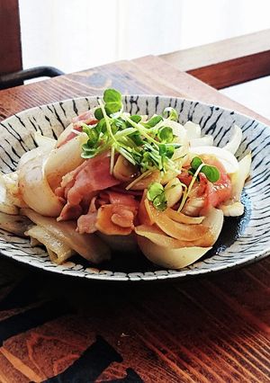 おうち居酒屋★新玉ベーコンのシンプル炒め-レシピのメイン写真
