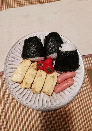 甘い卵焼きの朝ごはん！塩むすび！-レシピのメイン写真