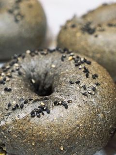 黒胡麻とチーズのベーグル-レシピのメイン写真