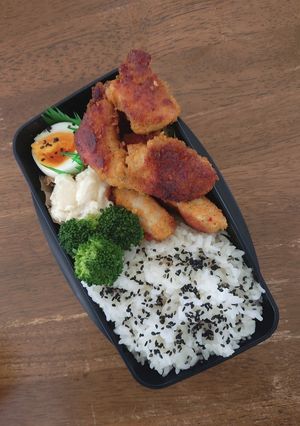 鶏胸肉のカレーパン粉焼き男子弁当♪-レシピのメイン写真