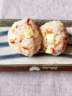 【カルシウム】桜エビとチーズのおにぎり-レシピのメイン写真