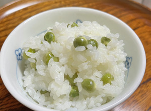 ねこぶだしで豆ごはん（えんどう豆）簡単！-レシピのメイン写真