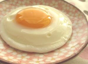 一人ご飯にノンオイル✿レンジで目玉焼き✿-レシピのメイン写真