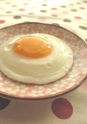 一人ご飯にノンオイル✿レンジで目玉焼き✿-レシピのメイン写真