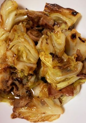 ホルモンとキャベツの味噌炒め-レシピのメイン写真