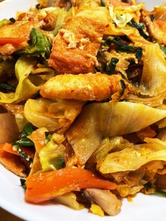 鍋キューブで!野菜と油揚げのキムチ炒め-レシピのメイン写真