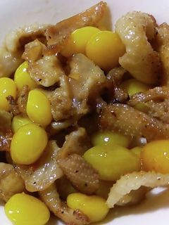 簡単!鶏皮と銀杏の塩炒め-レシピのメイン写真