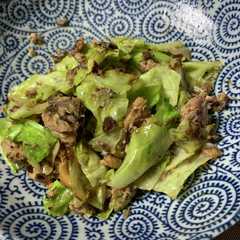รูปของ サバ缶とキャベツの中華炒め
