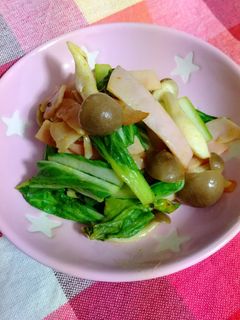 チンゲン菜・しめじ・ハムのカレー炒め-レシピのメイン写真