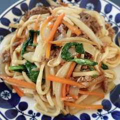 รูปของ 簡単！めんつゆ味の美味しい焼きうどん