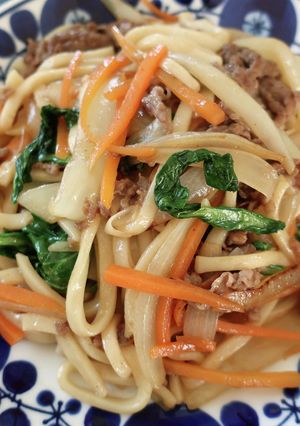 簡単！めんつゆ味の美味しい焼きうどん-レシピのメイン写真