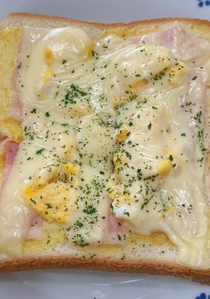 ベーコンと卵のチーズトースト-レシピのメイン写真
