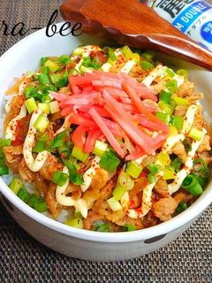 節約レシピ♪豚こまオイマヨ醤ぽん丼-レシピのメイン写真