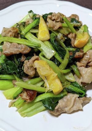 ターサイと豚こま肉のガリバタレモン炒め-レシピのメイン写真