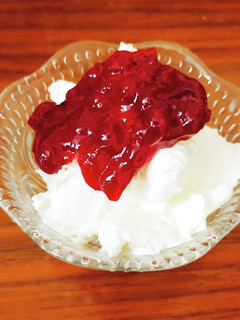 生クリームのジャム乗せ☘-レシピのメイン写真