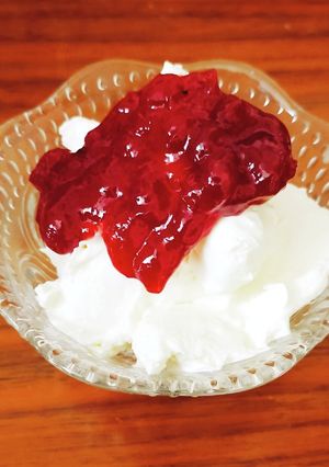 生クリームのジャム乗せ☘-レシピのメイン写真