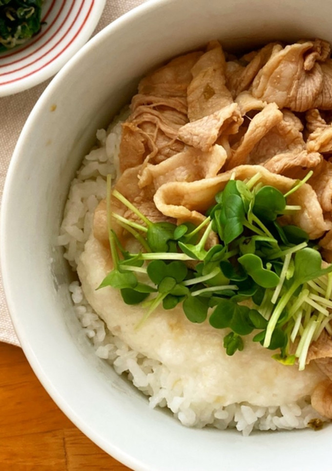 ＊ずぼら飯＊豚こまととろろのわさび醤油丼-レシピのメイン写真