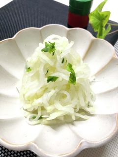 お大根消費に!お漬物?サラダ?低カロリー-レシピのメイン写真