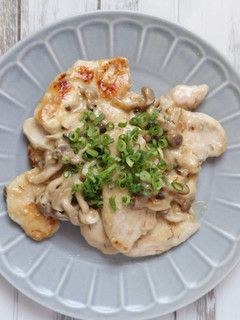 簡単!鶏むね肉としめじのマヨ味噌炒め-レシピのメイン写真