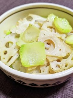 蓮根とブロッコリーの茎のにんにく炒め-レシピのメイン写真