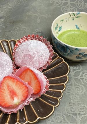 レンジで苺&桜餡の大福♪-レシピのメイン写真