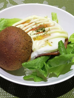 バンズに挟みやすい!ハムエッグ-レシピのメイン写真