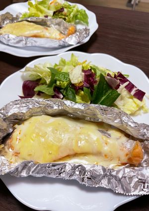 おしゃれアレンジ！鮭とチーズのホイル焼き-レシピのメイン写真