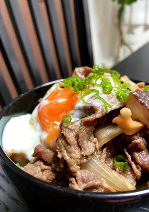 新玉ねぎいっぱい！煮込み5分で和牛の牛丼-レシピのメイン写真