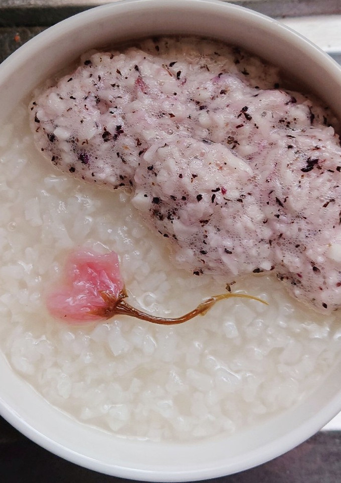 春よ来い♪桜の塩漬けとゆかりとろろのお粥-レシピのメイン写真