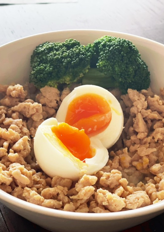 筋トレめし　とりむねそぼろ丼-レシピのメイン写真