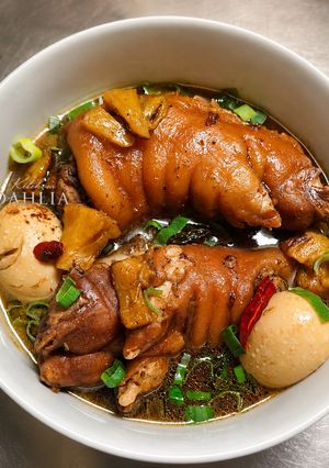 台湾風🇹🇼五香粉香るパイン豚足煮込み【猪脚飯】🍍🐖-レシピのメイン写真