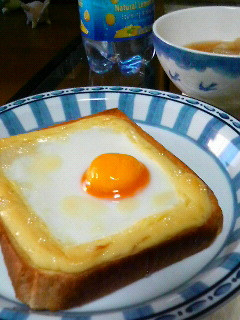 目玉焼きパン-レシピのメイン写真