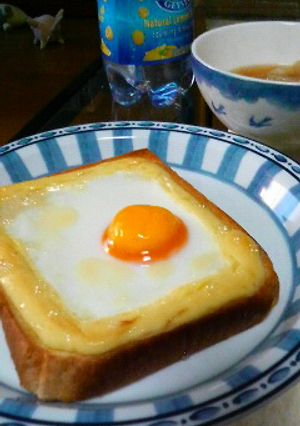 目玉焼きパン-レシピのメイン写真
