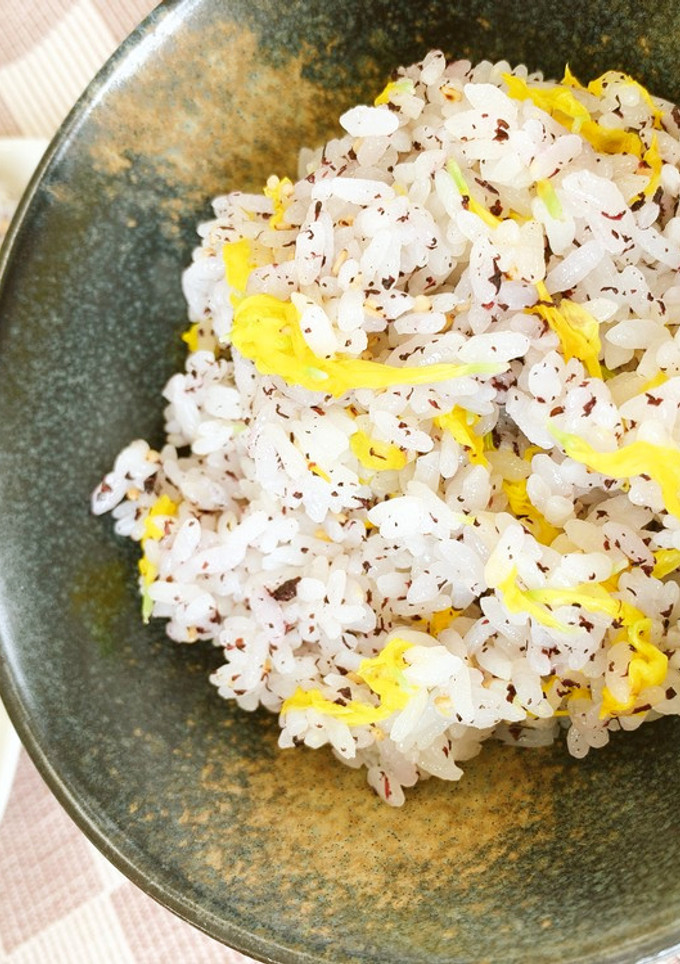 食用菊とゆかりの混ぜごはん-レシピのメイン写真
