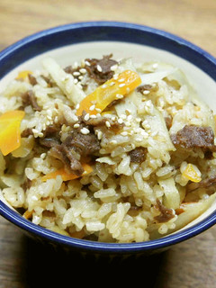 牛と牛蒡の炊き込みご飯-レシピのメイン写真