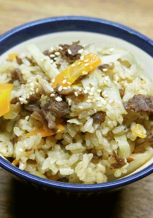 牛と牛蒡の炊き込みご飯-レシピのメイン写真