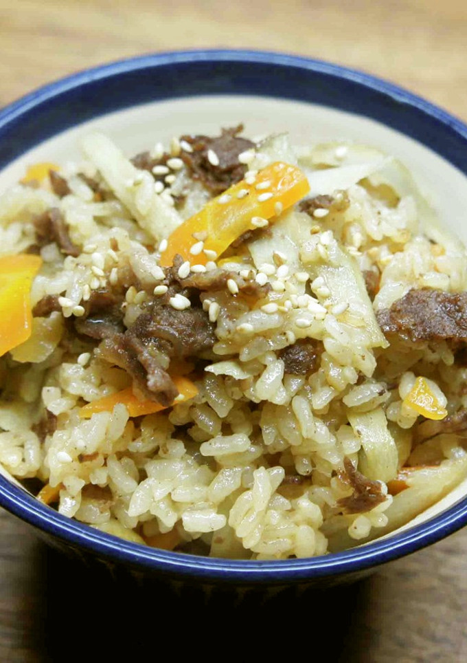 牛と牛蒡の炊き込みご飯-レシピのメイン写真