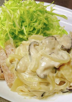 きのこクリームソースで食べるポークソテー-レシピのメイン写真