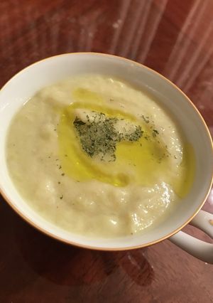 ロマネスコのかたーい茎と葉の部分でフムス-レシピのメイン写真