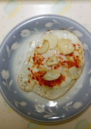 ニンニク唐辛子目玉焼き-レシピのメイン写真