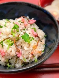 ひな祭りにも♡桜の塩漬け炊き込みご飯-レシピのメイン写真