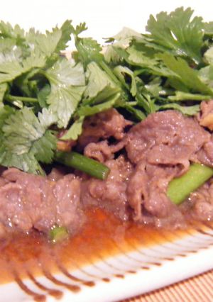 牛肉とニンニクの芽のオイスターソース炒め-レシピのメイン写真