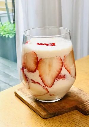 春にピッタリ♪イチゴ豆乳白玉甘酒-レシピのメイン写真