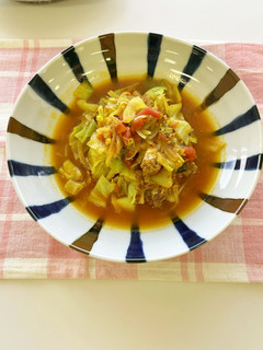 さば味噌煮缶と春キャベツのカレー煮込み-レシピのメイン写真