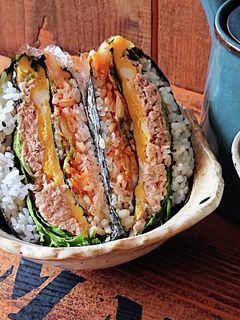 ランチに★折り畳みおにぎり(ツナキムチ)-レシピのメイン写真
